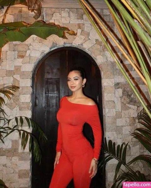 Siobe Lim Onlyfans Photo Gallery 