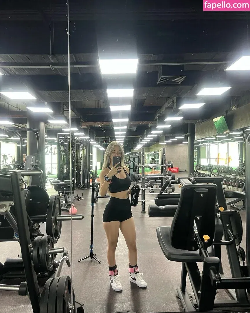 Siobe Lim Onlyfans Photo Gallery 