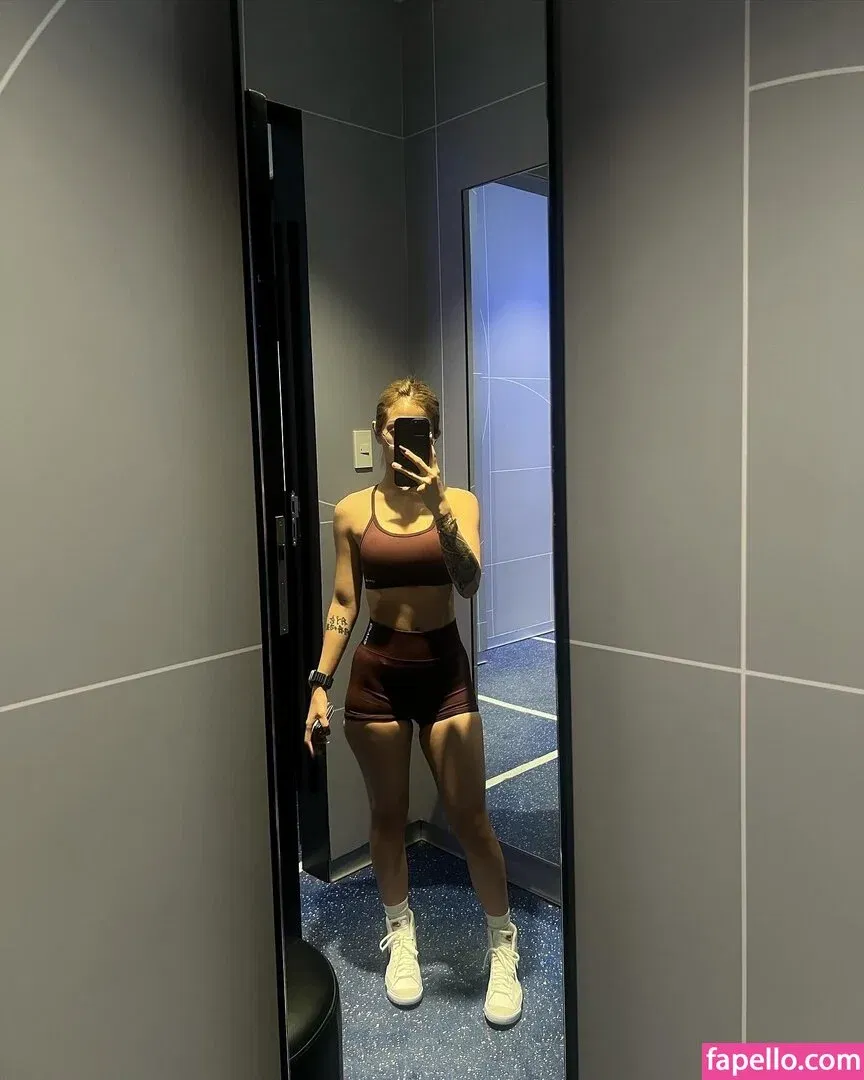 Siobe Lim Onlyfans Photo Gallery 