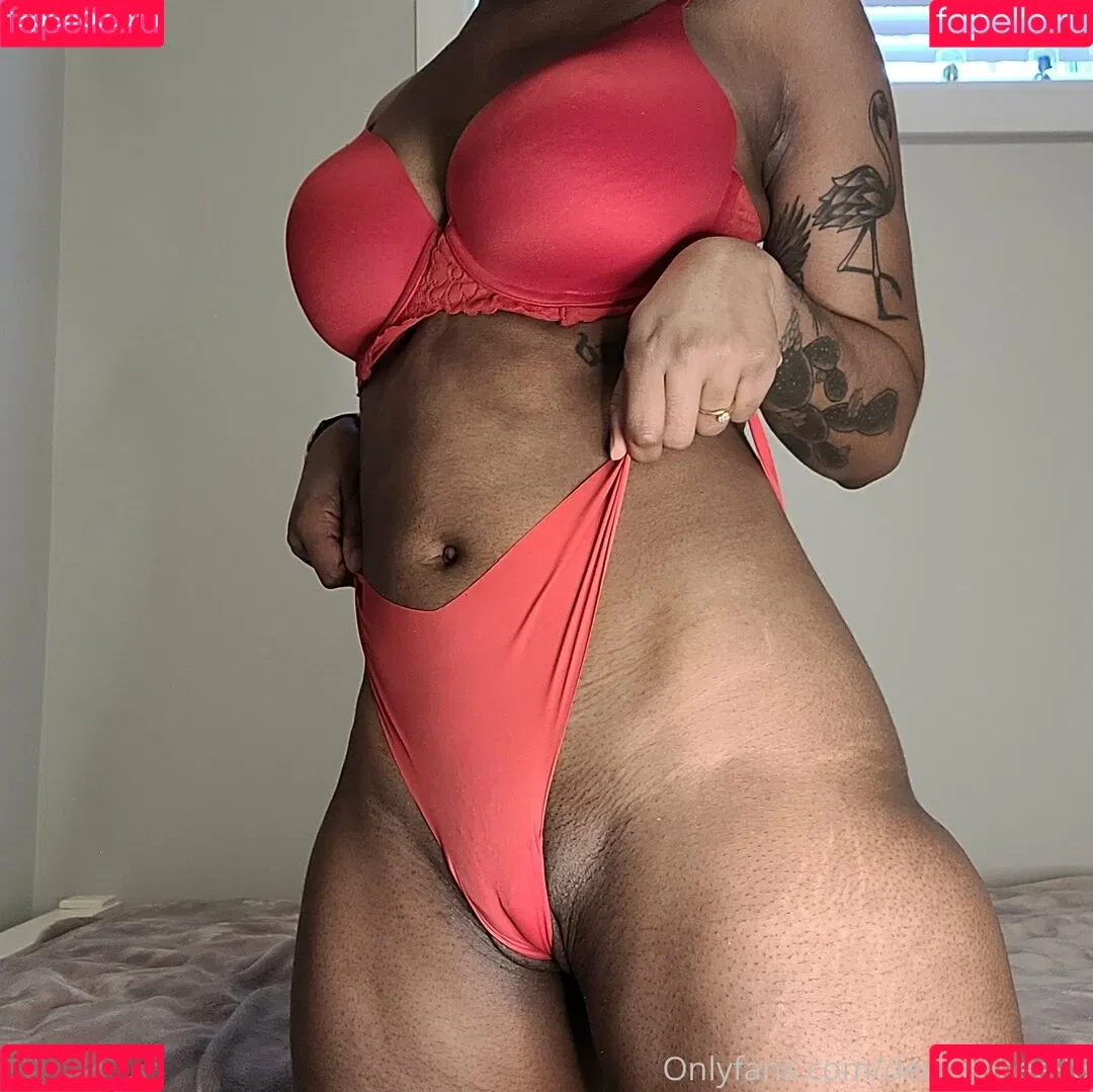 deedeebee96 Onlyfans Photo Gallery 