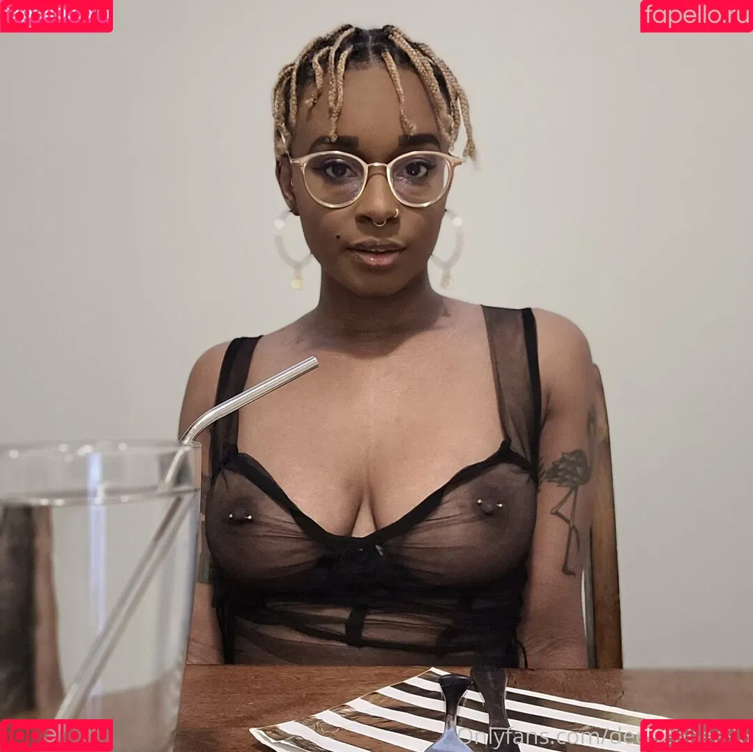 deedeebee96 Onlyfans Photo Gallery 