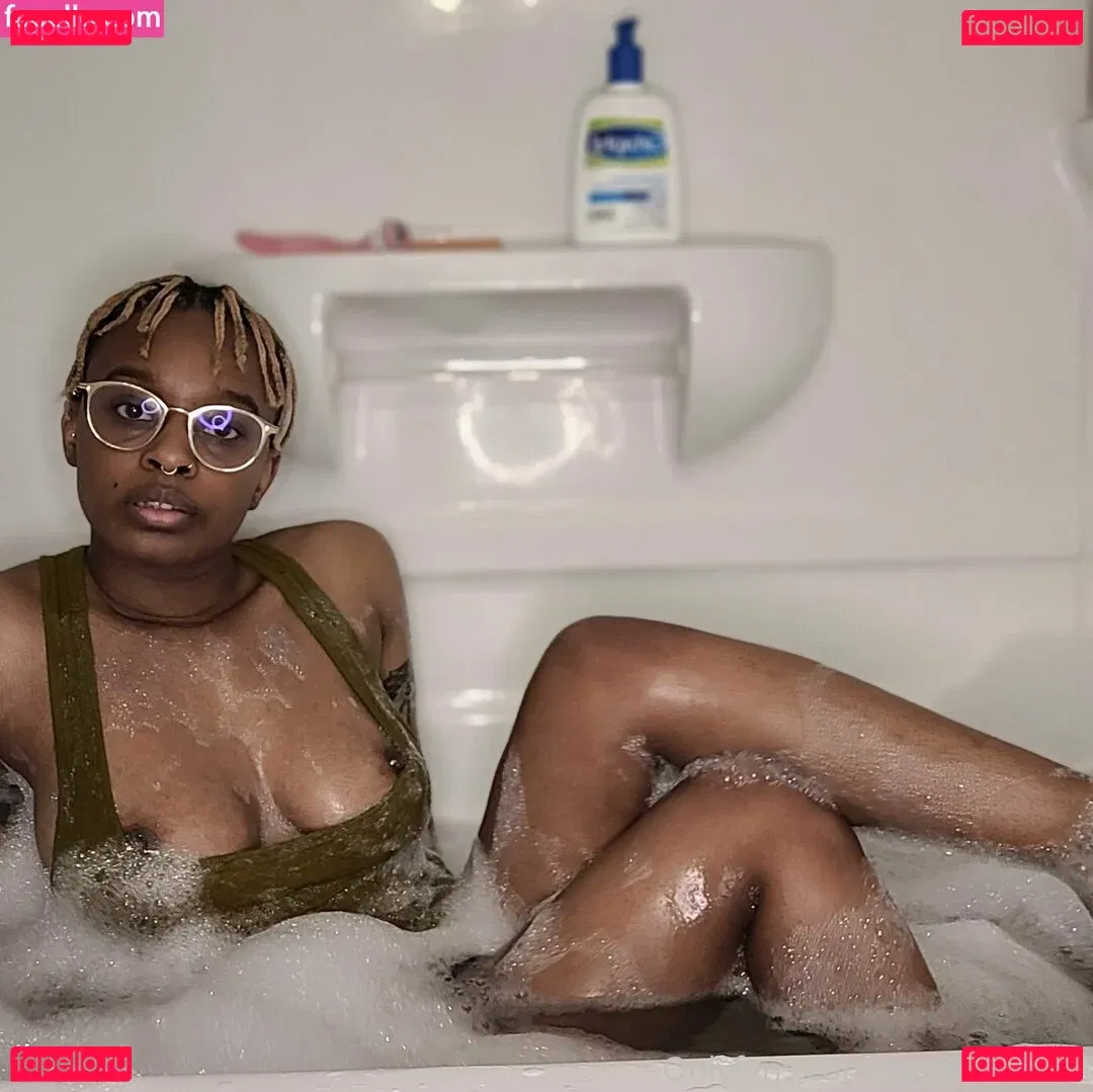 deedeebee96 Onlyfans Photo Gallery 