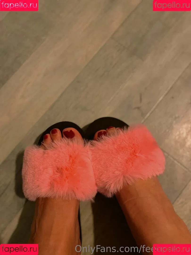 feetloretta Onlyfans Photo Gallery 