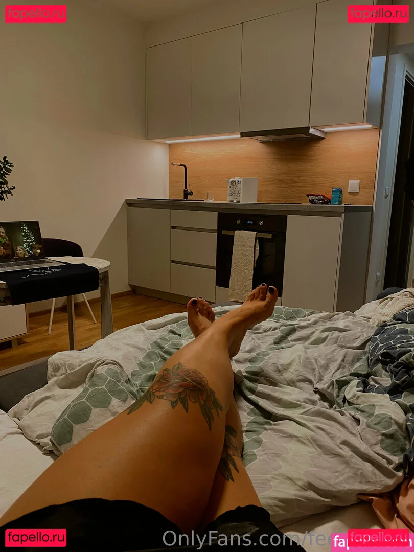 feetloretta Onlyfans Photo Gallery 