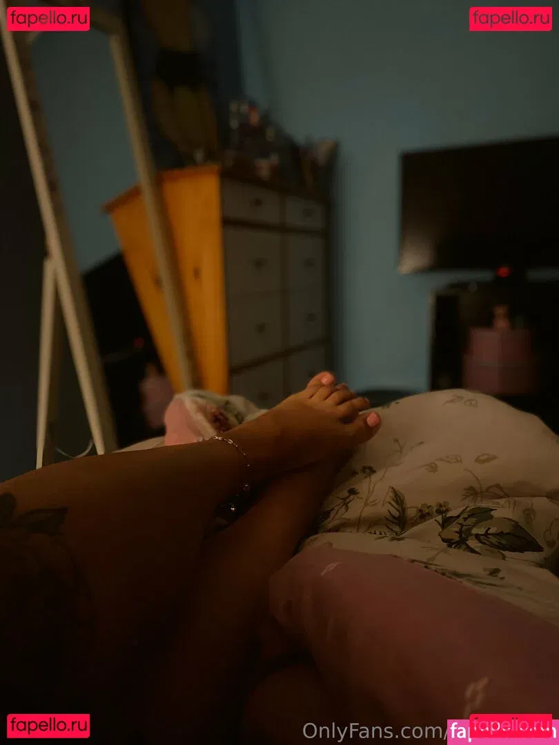 feetloretta Onlyfans Photo Gallery 