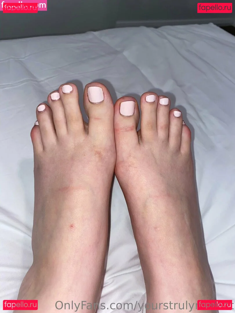 yourstrulymsfeet Onlyfans Photo Gallery 