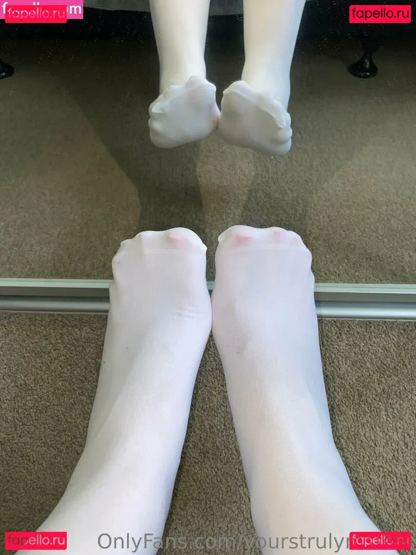 yourstrulymsfeet Onlyfans Photo Gallery 