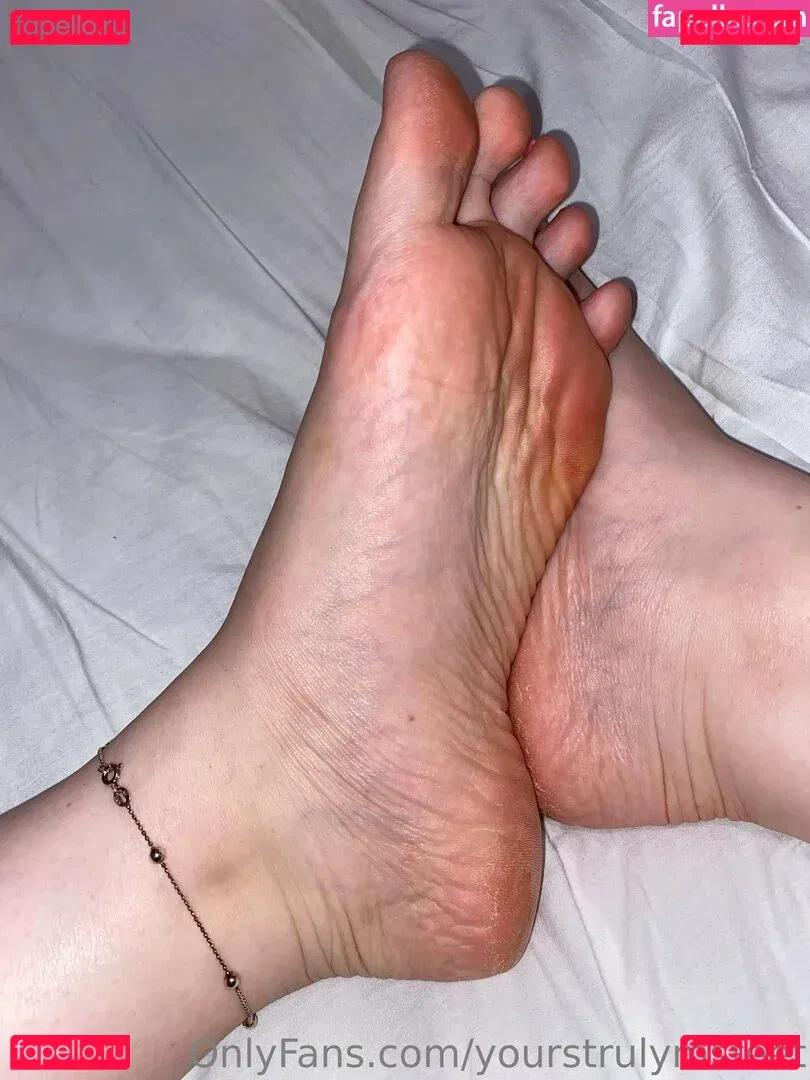 yourstrulymsfeet Onlyfans Photo Gallery 