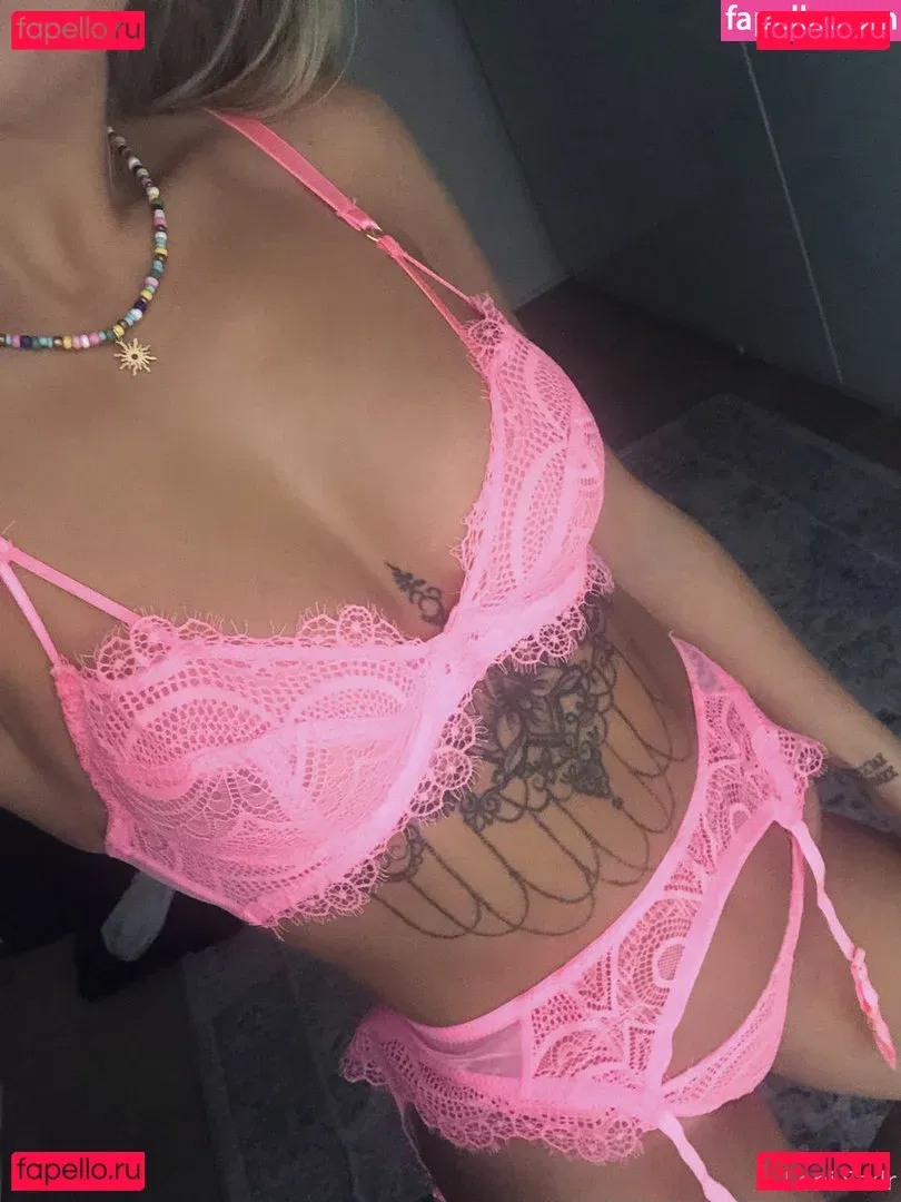 Céline VR Onlyfans Photo Gallery 