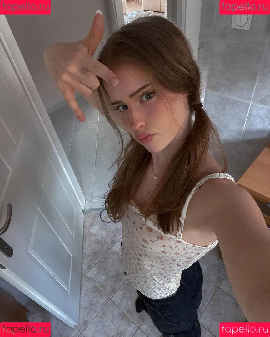 mira.004 Onlyfans Photo Gallery 
