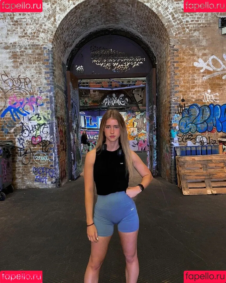 mira.004 Onlyfans Photo Gallery 