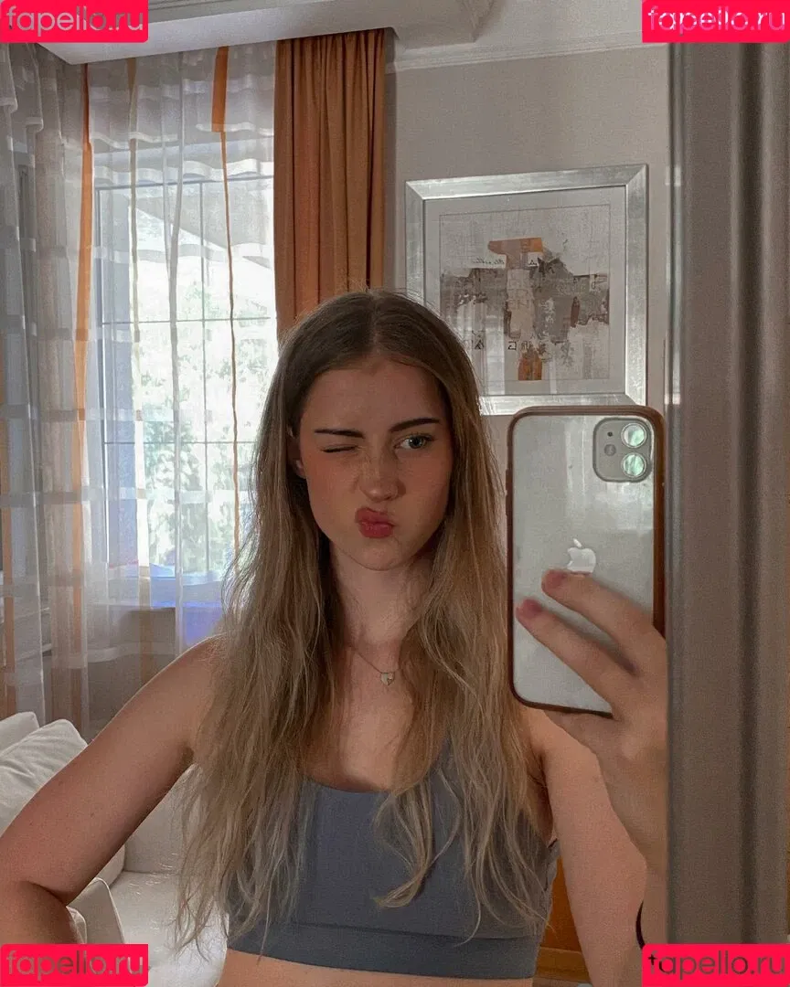 mira.004 Onlyfans Photo Gallery 