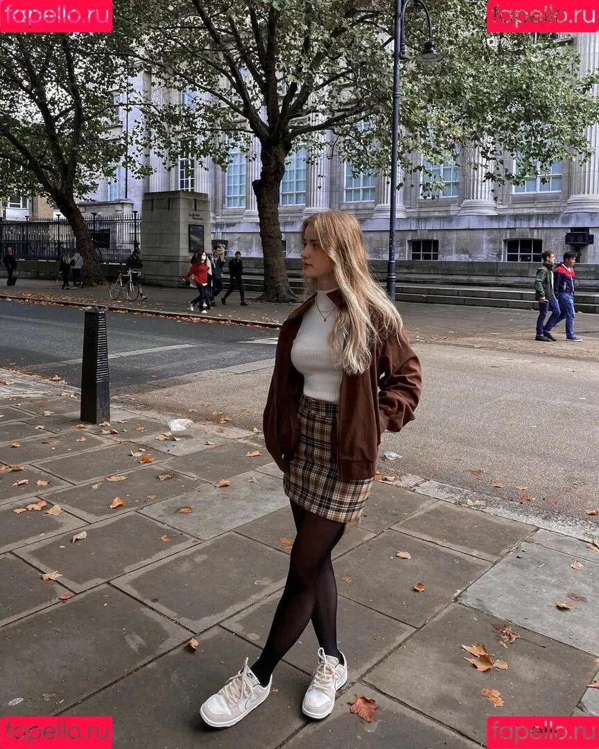 mira.004 Onlyfans Photo Gallery 