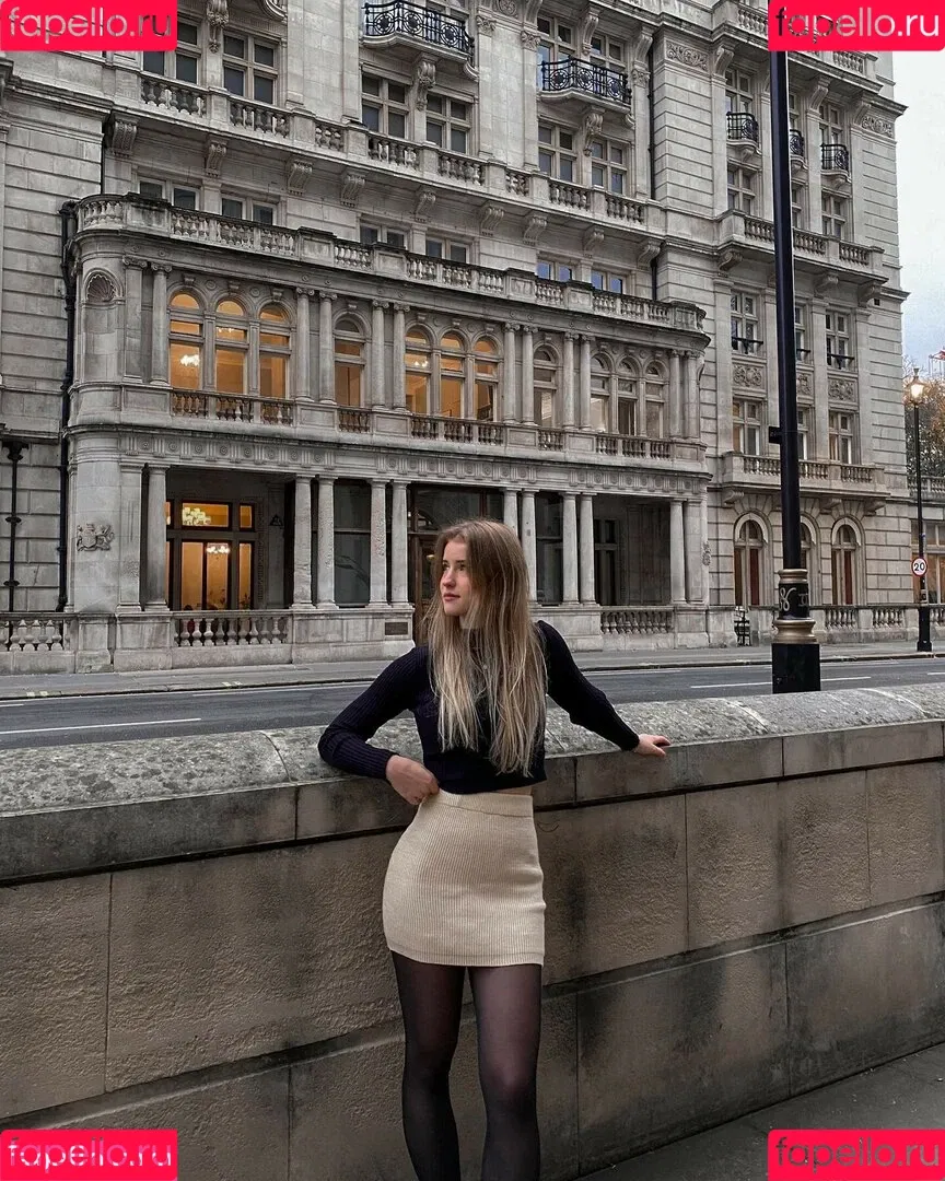 mira.004 Onlyfans Photo Gallery 