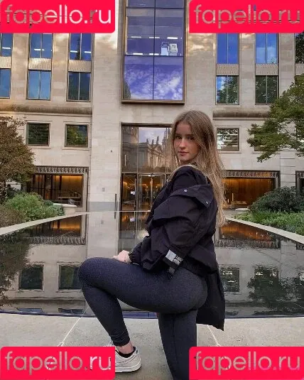 mira.004 Onlyfans Photo Gallery 