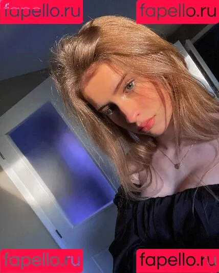 mira.004 Onlyfans Photo Gallery 