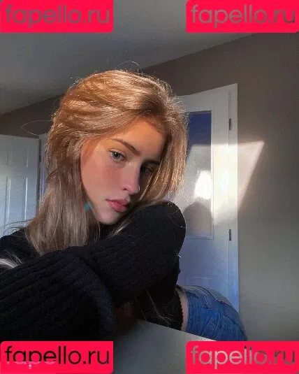 mira.004 Onlyfans Photo Gallery 