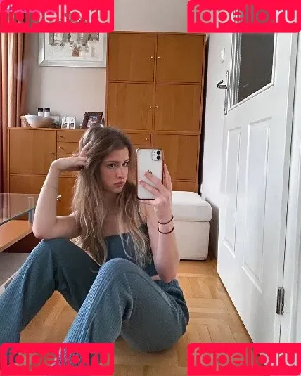 mira.004 Onlyfans Photo Gallery 
