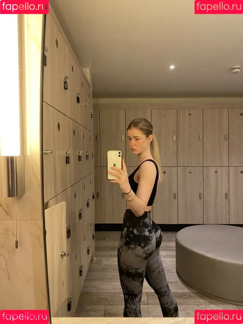 mira.004 Onlyfans Photo Gallery 