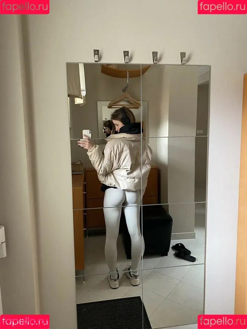 mira.004 Onlyfans Photo Gallery 