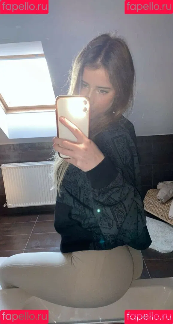 mira.004 Onlyfans Photo Gallery 