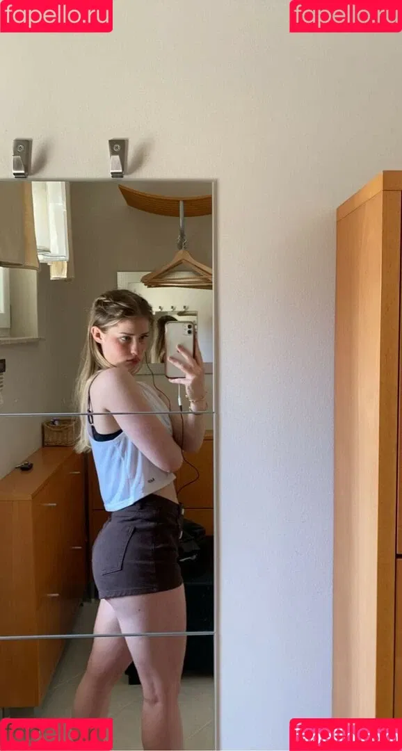 mira.004 Onlyfans Photo Gallery 