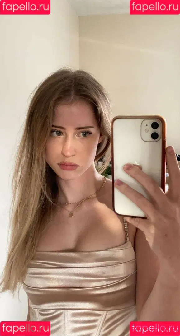 mira.004 Onlyfans Photo Gallery 