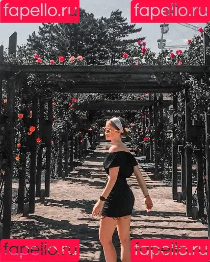 mira.004 Onlyfans Photo Gallery 