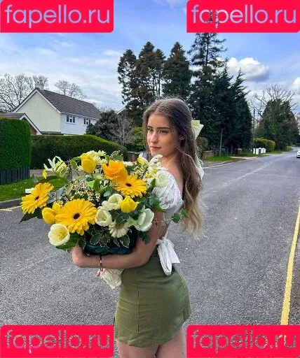 mira.004 Onlyfans Photo Gallery 