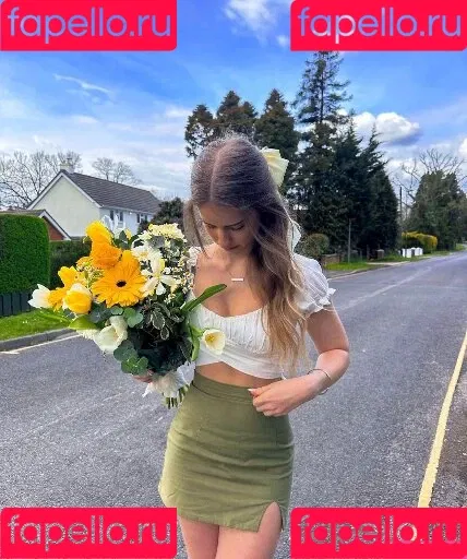 mira.004 Onlyfans Photo Gallery 
