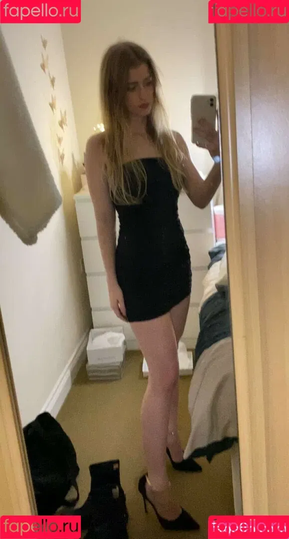 mira.004 Onlyfans Photo Gallery 