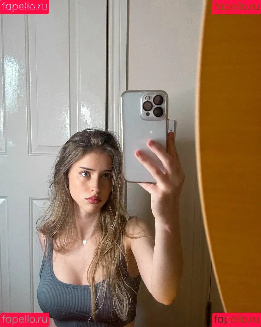 mira.004 Onlyfans Photo Gallery 