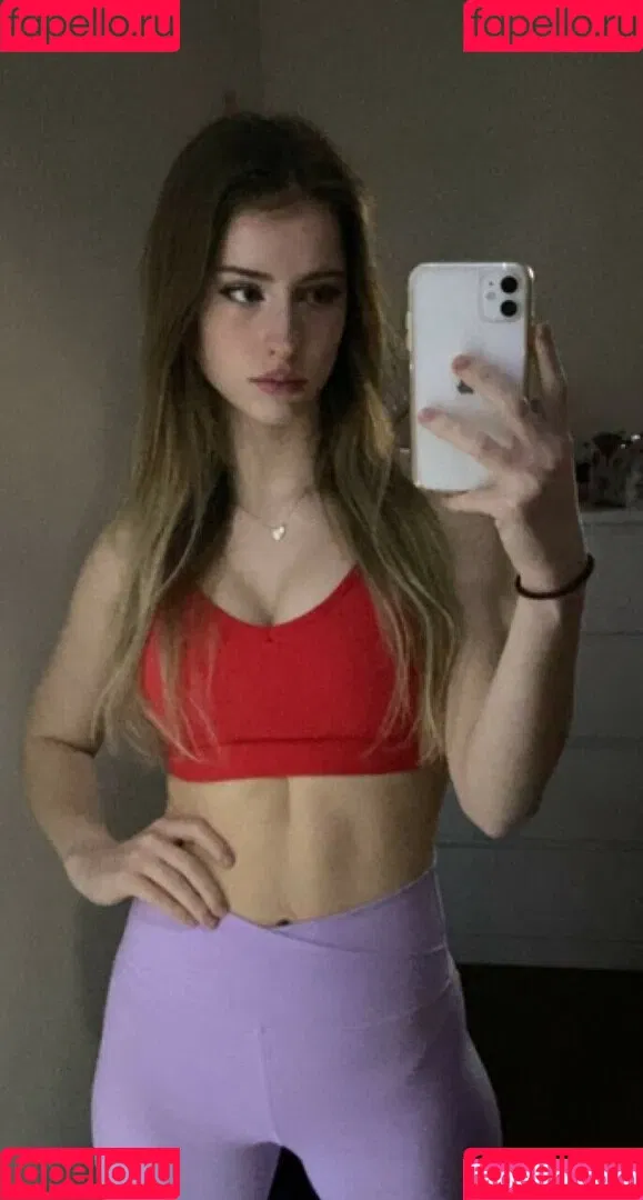 mira.004 Onlyfans Photo Gallery 