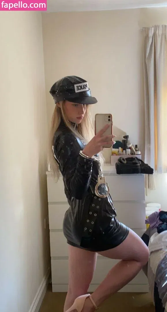 mira.004 Onlyfans Photo Gallery 