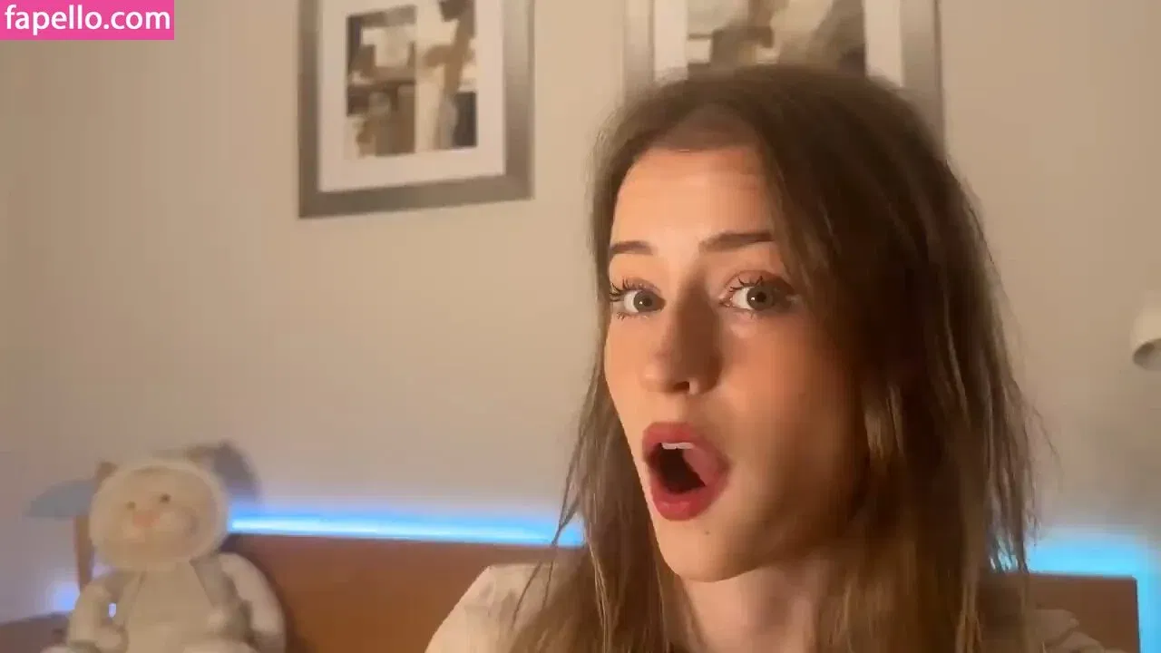 mira.004 Onlyfans Photo Gallery 