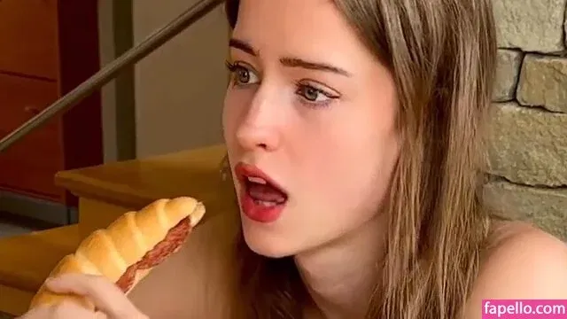 mira.004 Onlyfans Photo Gallery 