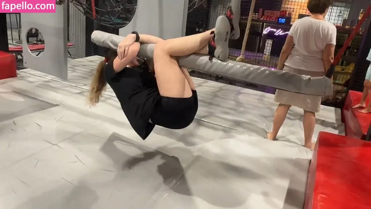 mira.004 Onlyfans Photo Gallery 