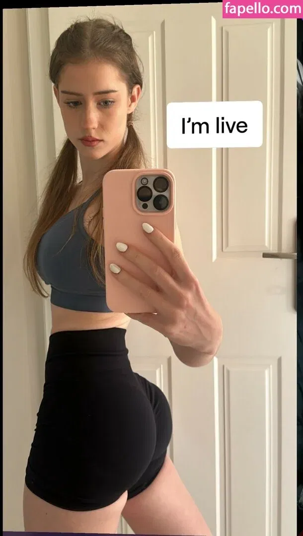 mira.004 Onlyfans Photo Gallery 