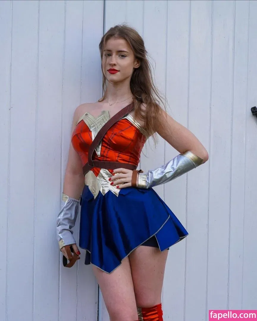 mira.004 Onlyfans Photo Gallery 