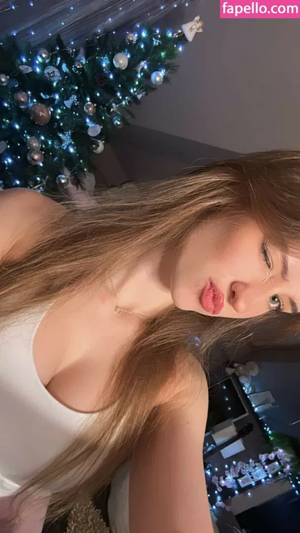 mira.004 Onlyfans Photo Gallery 