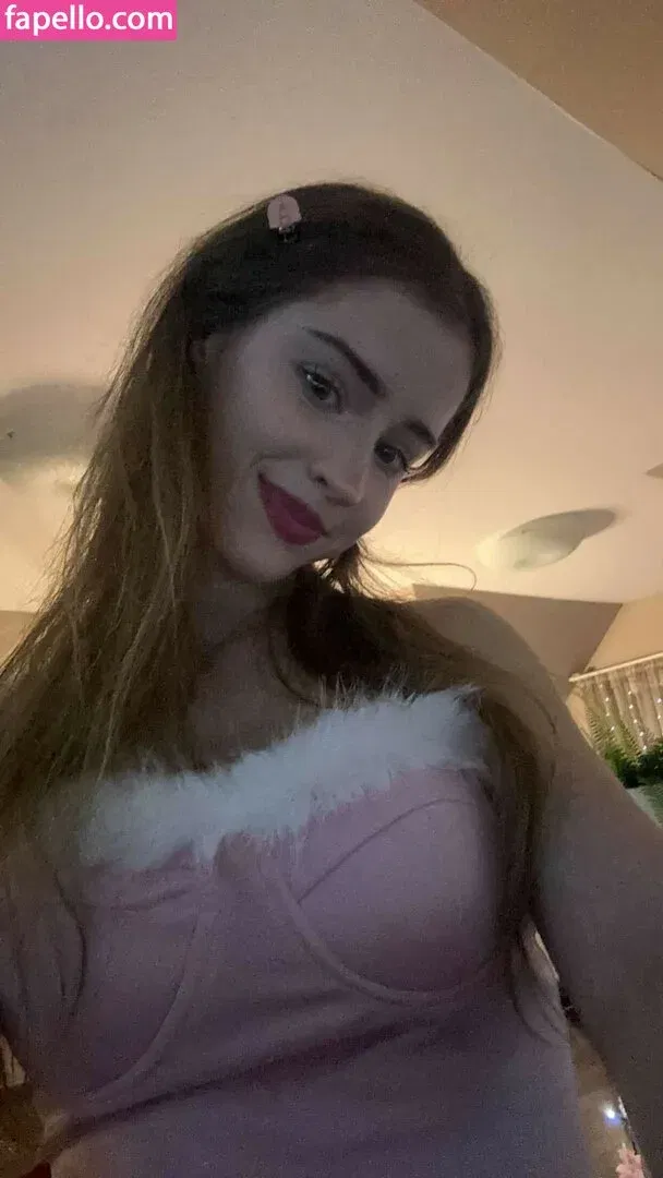 mira.004 Onlyfans Photo Gallery 