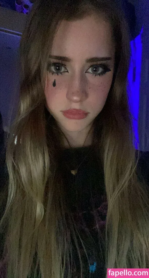 mira.004 Onlyfans Photo Gallery 