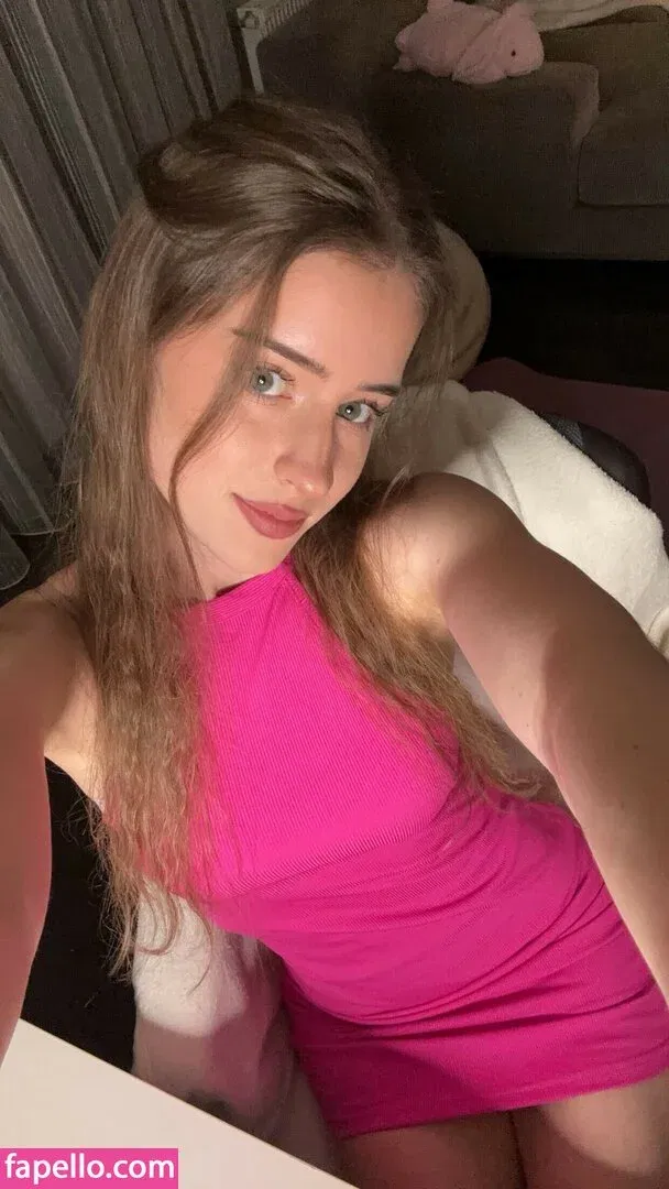 mira.004 Onlyfans Photo Gallery 