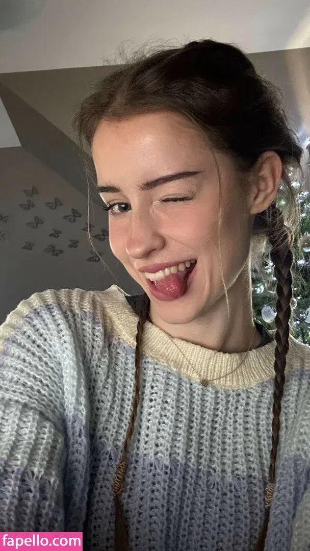 mira.004 Onlyfans Photo Gallery 