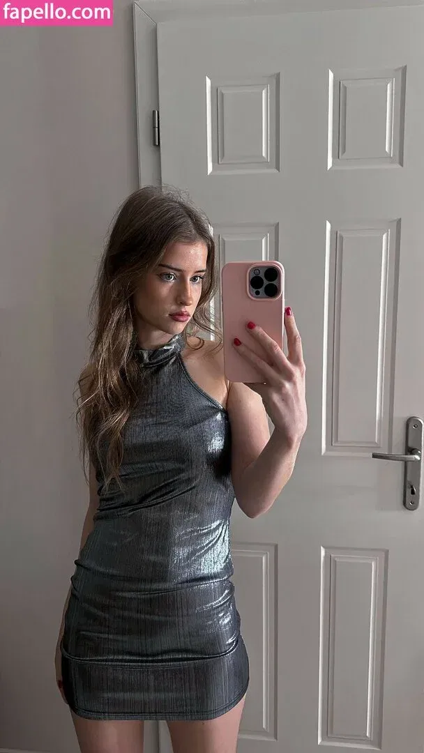 mira.004 Onlyfans Photo Gallery 