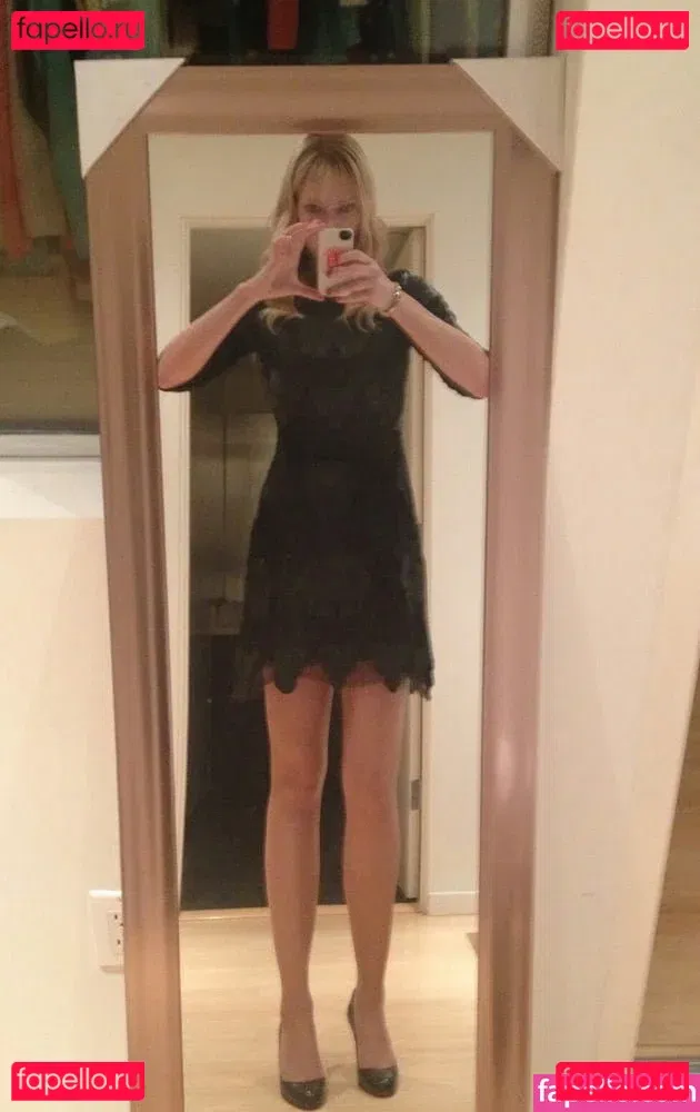 Riki Lindhome Onlyfans Photo Gallery 