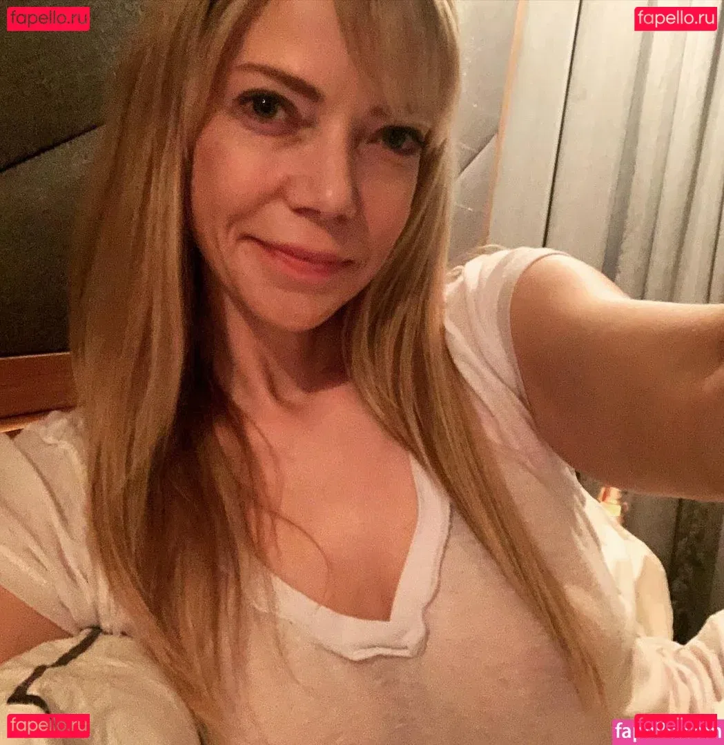 Riki Lindhome Onlyfans Photo Gallery 