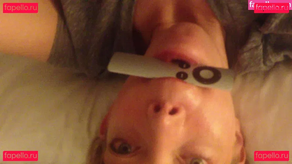 Riki Lindhome Onlyfans Photo Gallery 