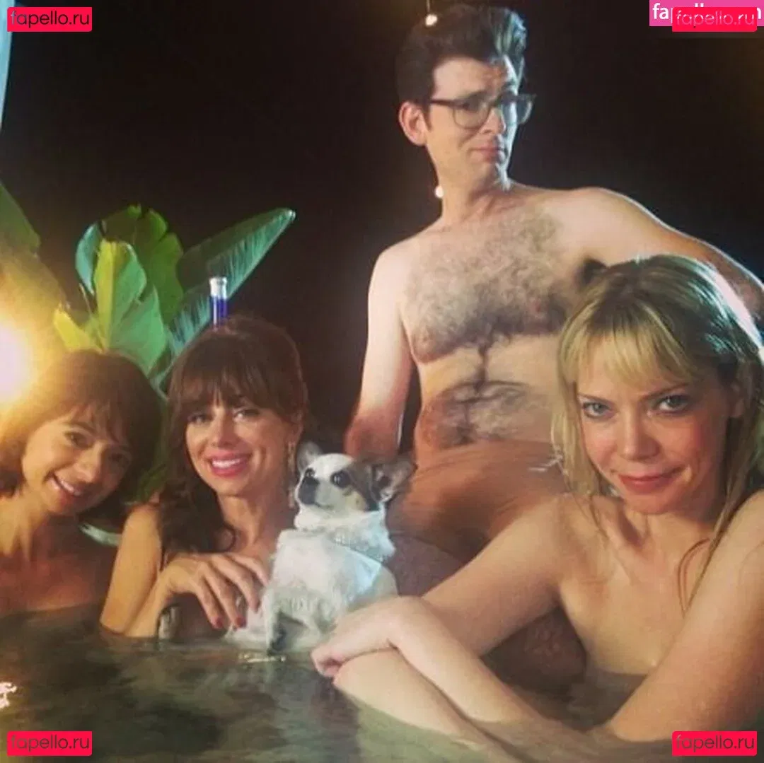 Riki Lindhome Onlyfans Photo Gallery 