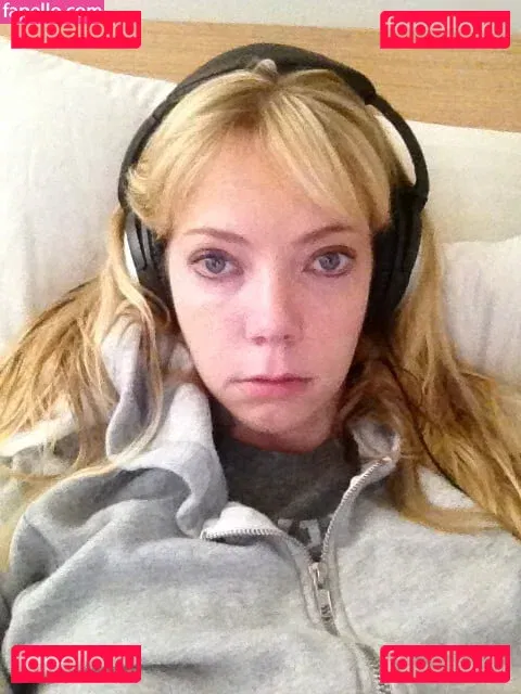 Riki Lindhome Onlyfans Photo Gallery 